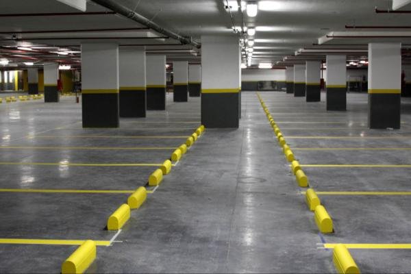 Taller automotriz protegido frente a responsabilidades relacionadas con sus operaciones / Auto repair shop protected against liabilities related to its operations